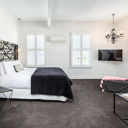 Altitude Studio Apartment 马丁伯勒 外观 照片