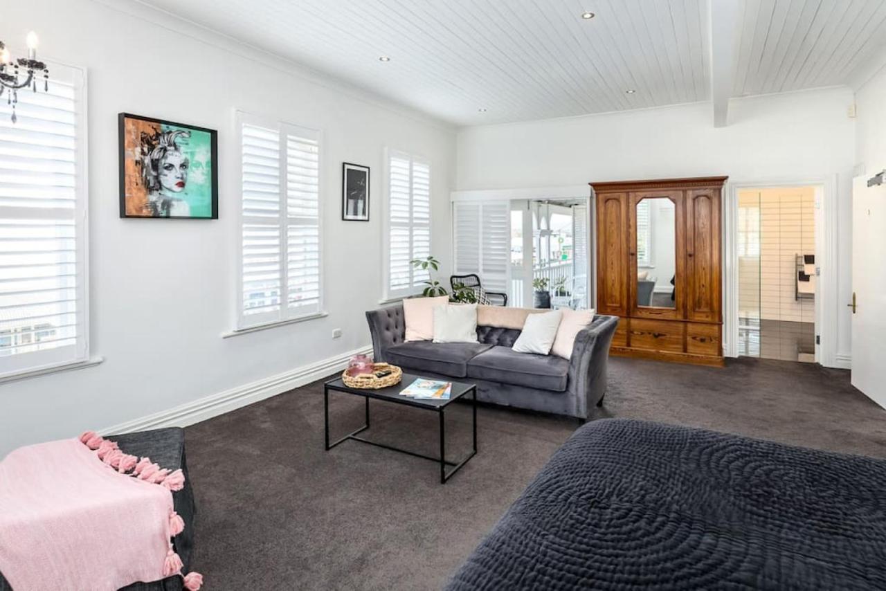 Altitude Studio Apartment 马丁伯勒 外观 照片